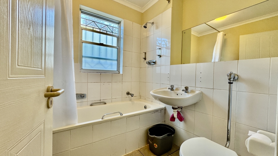 To Let 2 Bedroom Property for Rent in Gardens Western Cape